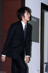 高清组图：宋承宪少女时代获表彰 为韩流发展做贡献