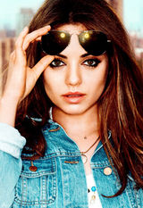 组图：米拉-库妮斯登封面化身俏皮牛仔