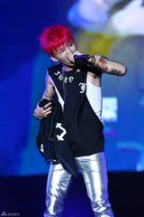 组图：碧海金沙派对火热开唱 2NE1压轴献唱