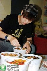 组图：花儿人气王代悦历程回顾 新书23号首发签售