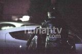 组图：李晨豪车接张馨予 寒夜路边吃肉串