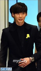 组图：张亮演韩剧牵手朴海镇 李钟硕黑西装帅气