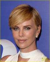 组图：基德曼塞隆黑白双煞同场竞艳