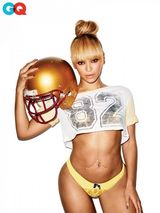 组图：碧昂斯全裸黄金人造型 全身抹金粉秀豪乳