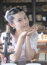 组图：韩丹彤《战地花开》杀青 唯美剧照曝光