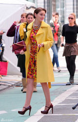 高清图：《绯闻女孩》片场照 莉顿-梅斯特靓丽