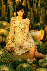 组图：方安娜演绎时光写真 碎花裙显文艺范儿