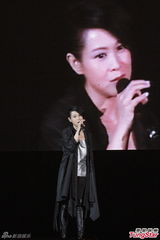 组图：刘若英分享爱情体会 自曝恋爱失败多次