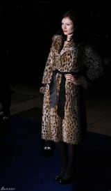 组图：《阿凡达》伦敦首映 卡梅隆夫妇携主创现身