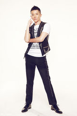 组图：凤凰传奇演唱会票房破九成 写真大片曝光