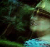 组图：梅婷微博晒孕照 腹部隆起明显产期将近