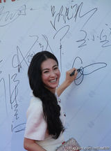 左撇子节盘点娱圈左派 朱莉汪涵在列