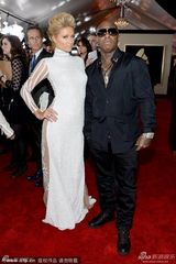 组图：帕里斯-希尔顿侧开透视白裙背腿及臀全裸