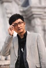 组图：涂松岩海量帅气私搭照多样造型