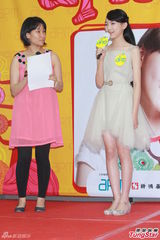 组图：童音豆豆中秋赴港 分享英国伦敦之行