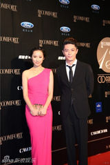 组图：霍建华吕一亮相 《新一剪梅》后再聚首