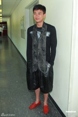 组图：黄宗泽憔悴筹备新剧 称与胡杏儿仍是朋友