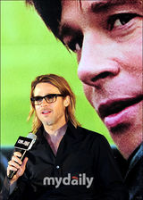 组图：布拉德-皮特亮相《点球成金》韩国记者会