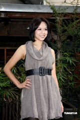 高清图：范植伟携夏于乔宣传新戏 回应解约事件