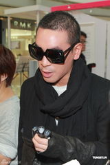 组图：容祖儿靓丽出席活动 郭富城自曝偶像