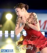 组图：韩国冰上公主金妍儿退役办纪念表演