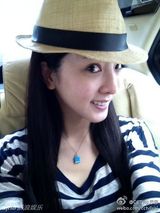 组图：李思思生活照曝光 一改春晚范儿变萌少女