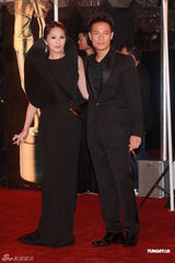 高清图：杨千嬅丁子高恩爱现身 杨千嬅黑装霸气