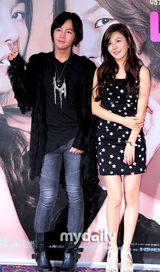 组图：张根硕金荷娜出席新片《宠物情人》发布会