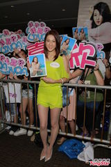 组图：钟嘉欣有意拍怀孕写真作珍藏