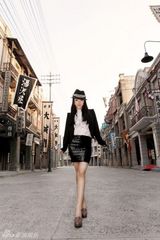 幻灯图：肖雨雨写真秀全新造型 复古混搭大秀美腿