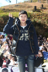 高清组图：韩组合超新星成员允学入伍 将成陆军士兵