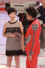 组图：钱嘉乐汤盈盈秀恩爱 人妻梁靖琪同场亮相