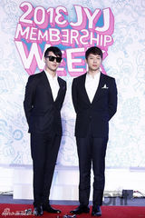 组图：JYJ朴有天金俊秀出席粉丝博览会开幕式