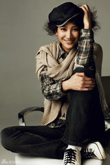 组图：曾泳醍秋装写真 蜜罐女孩打造别样时尚