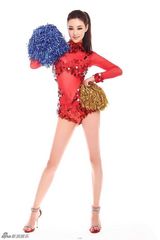 组图：刘朵朵变身奥运啦啦队为中国队加油喝彩