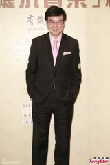 组图：黄百鸣代言不计酬金 贺岁片开始筹拍