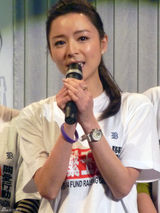 高清图：张静初赴港参加赈灾义演 计划赶往灾区