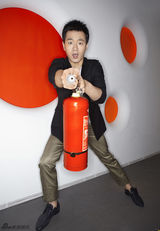 组图：佟大为演绎时尚大片 好演员不做牵线木偶