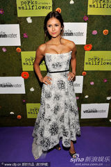 组图：《壁花少年》多伦多首映 妮娜与艾玛争艳