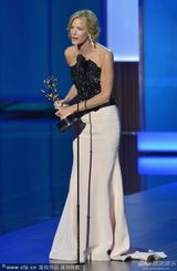 组图：安娜-冈凭《绝命毒师》获剧情类最佳女配