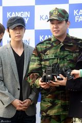 高清组图：SJ强仁今日退伍 透露暂时没有活动计划