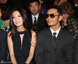 组图：赵薇“抢”戴黄晓明墨镜 笑称第四类感情