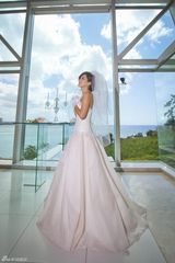 组图：Ella关岛教堂拍婚纱哽咽落泪