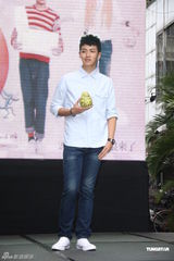 组图：柯震东现身预售会 新片变身大野狼