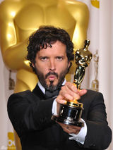高清组图：奥斯卡后台获奖众星举金人光彩照人