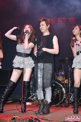 组图：杨千霈自由发挥将主持金曲星光