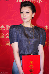 高清：高圆圆刘晓庆助阵慈善大典 董洁夫妇恩爱登场