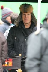 组图：老将齐拍《赤焰战场2》 霍普金斯现身