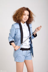 组图：秦海璐变身麻辣老师 教学生如何谈恋爱