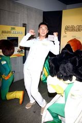 高清：李李仁献声儿童剧 突破舞蹈障碍大跳暖身操